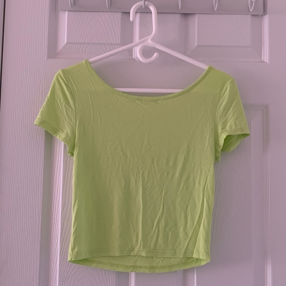 👚4/$20👚Ardene - green, fit crop top - Picture 2 of 5